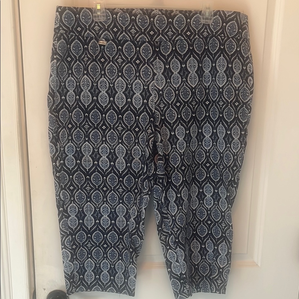 Navy and White Patterned capris
